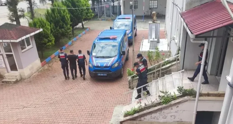Artvin’de yasa dışı yollarla Gürcistan’a geçmeye çalışan 3 kişi yakalandı.