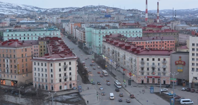 Murmansk ve Khibiny Alarmda: Dron Saldırısı Tehdidi Nedeniyle Uçuşlar Aniden Durduruldu!