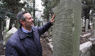 Mezar Kitabelerinin Dili: Unutulmuş Biyografilerin Gizli Anahtarı
